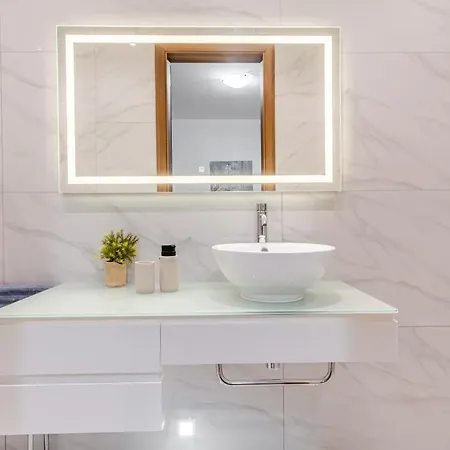 Spacious 3br With Big Balcony And Prime Location Semesterbostad Mellieħa