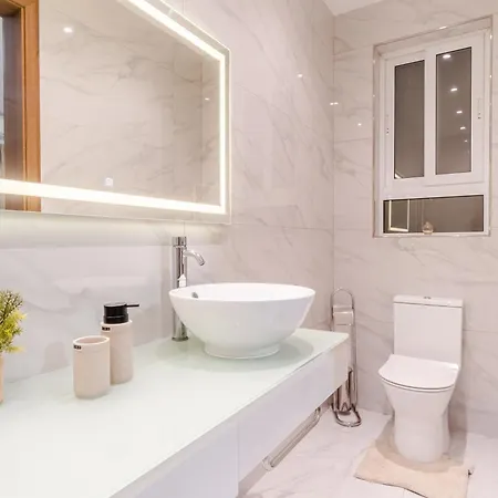 Semesterbostad Spacious 3br With Big Balcony And Prime Location Mellieħa