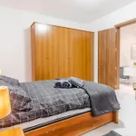 Spacious 3br With Big Balcony And Prime Location