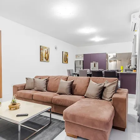 Spacious 3br With Big Balcony And Prime Location Casa de Férias