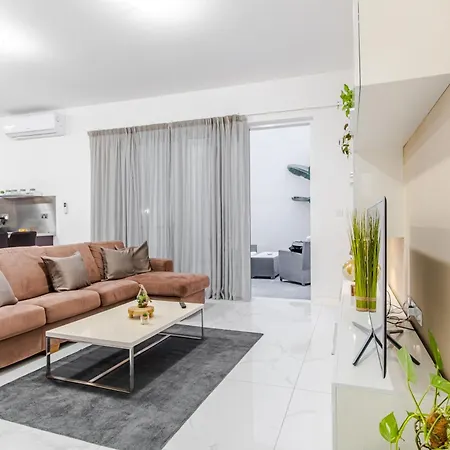 Holiday home Spacious 3br With Big Balcony And Prime Location Mellieha