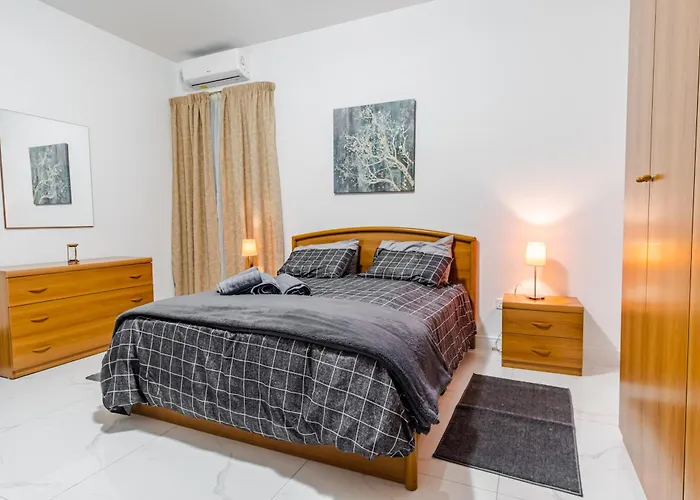 Casa de Férias Spacious 3br With Big Balcony And Prime Location *